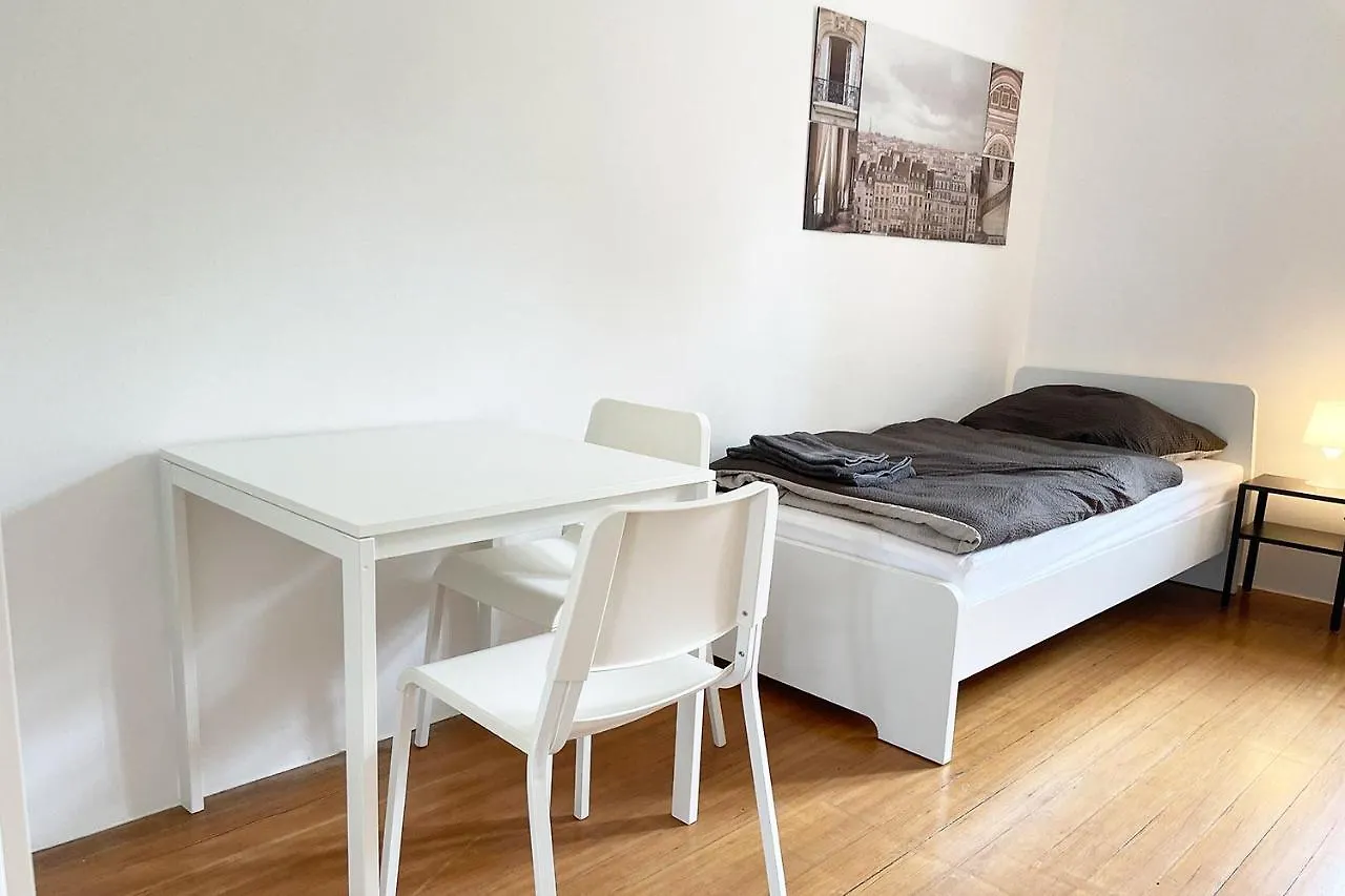 Apartment With Balcony In Edingen-Neckarhausen Deutschland